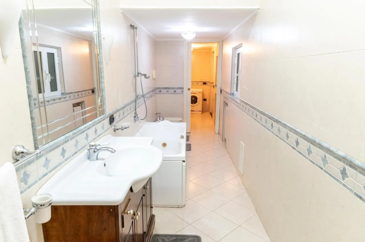 Deluxe Apartment With Garden In Vomero Naples Italy